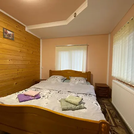 файна хата Guest house Verkhovyna